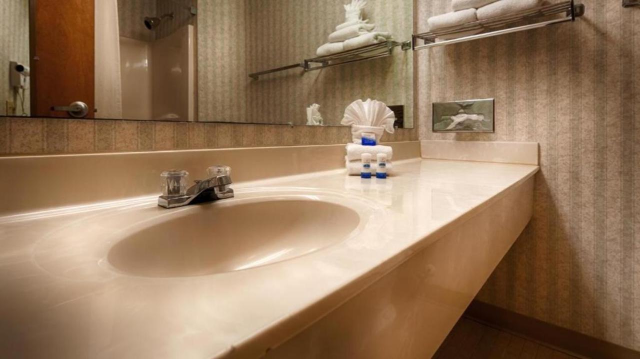 Hotel Baymont By Wyndham Groton/Mystic Esterno foto