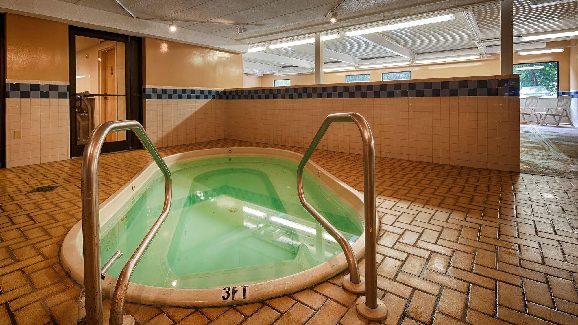 Hotel Baymont By Wyndham Groton/Mystic Esterno foto